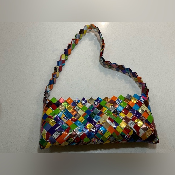 VIBRANT colourful Mexican artisan candy wrapper foil handbag with zipper closure - Picture 13 of 16